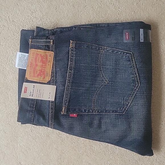 NWT Levi's 505 Regular Fit Men's Jeans 005052765. 36x34 - Picture 2 of 6